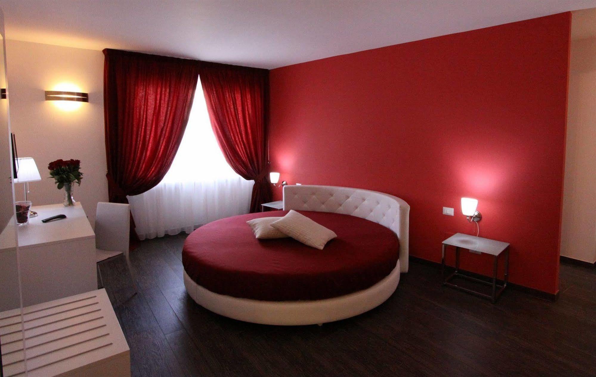 B&B Al Picchio Монополи Экстерьер фото