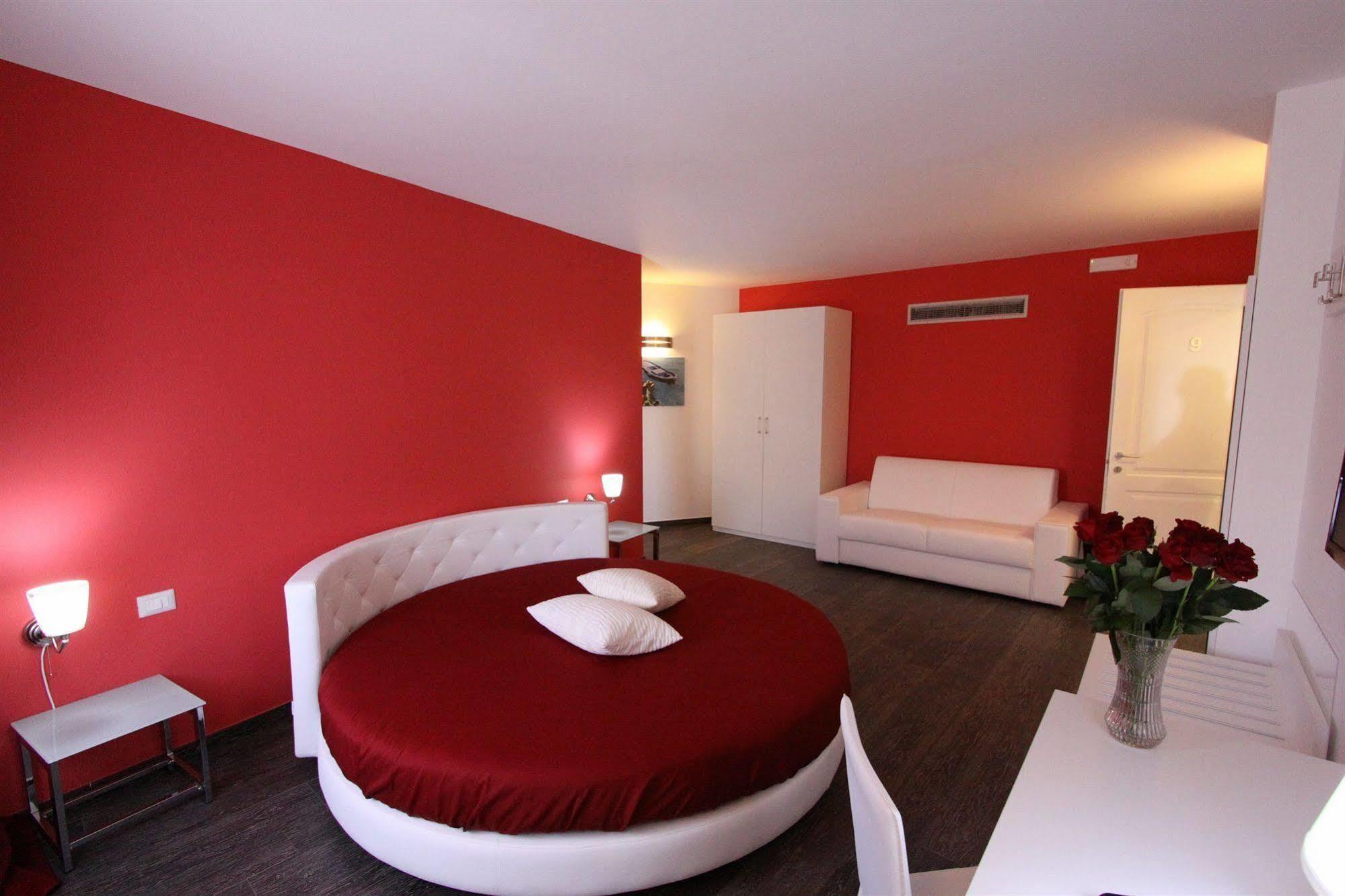 B&B Al Picchio Монополи Экстерьер фото