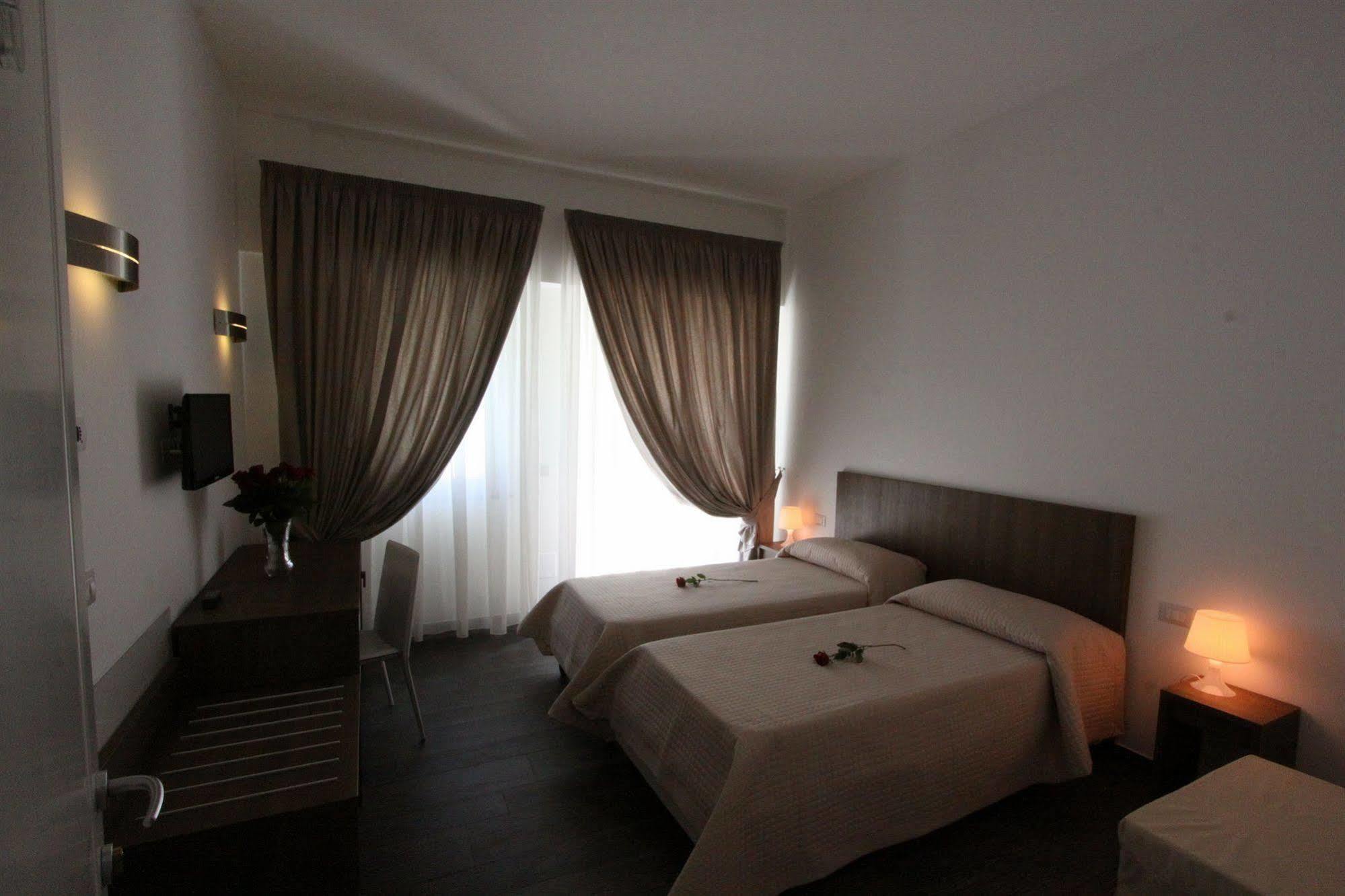 B&B Al Picchio Монополи Экстерьер фото
