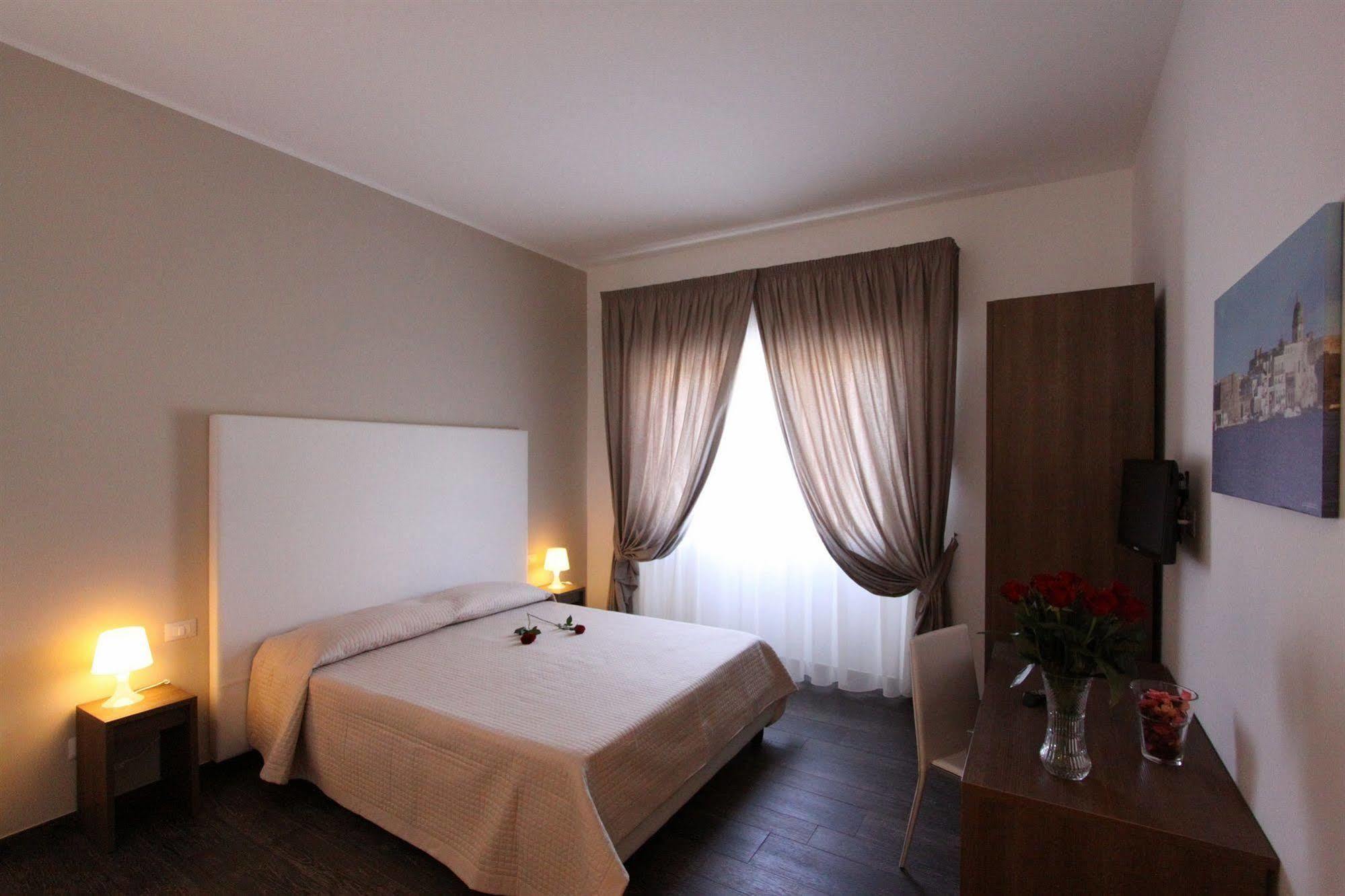 B&B Al Picchio Монополи Экстерьер фото